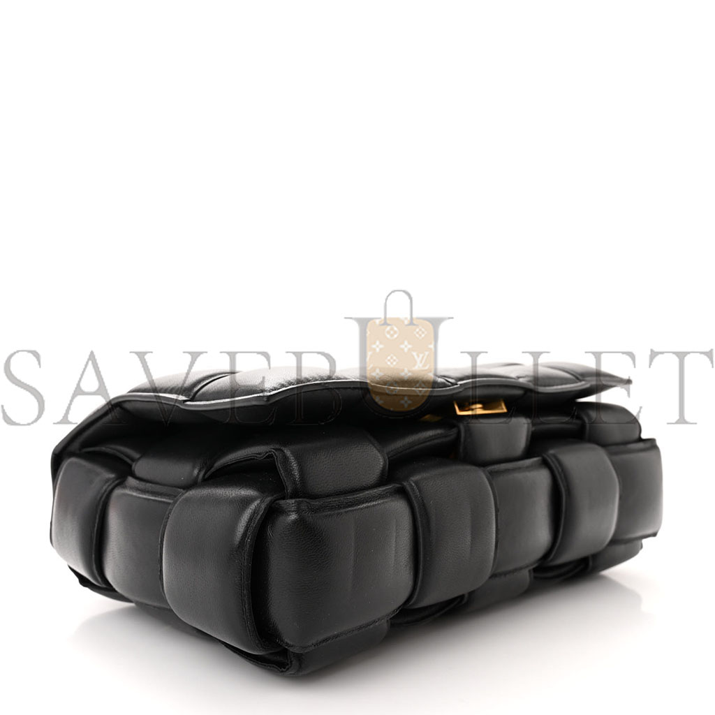 bo*te*ga Ve*ne*ta nappa maxi intrecciato padded cassette crossbody bag black (26*18*8cm)